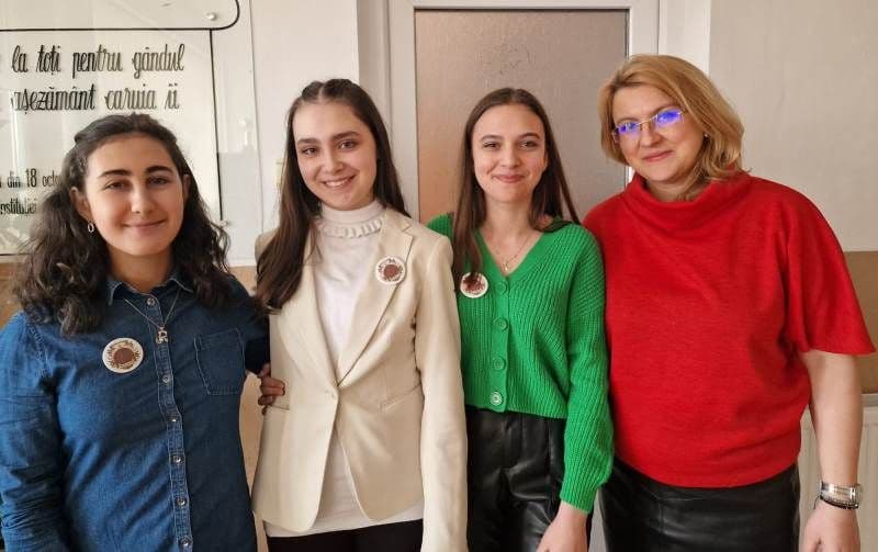 Liceenii de la Regina Maria-dublă calificare la etapa națională și podium absolut la Olimpiada de biologie, etapa județeană, clasa a IX-a
