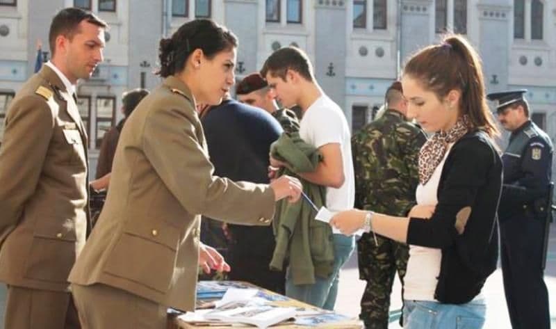 Centrul Militar Județean Botoșani - Alege cariera militară! Țintește sus FII CEL MAI BUN !