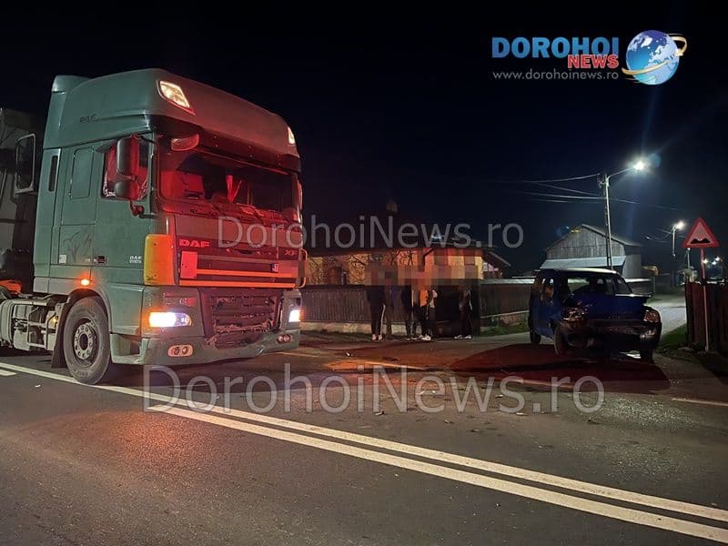 Accident în Dealu Mare, Dorohoi! Femeie ajunsă la spital după impactul dintre o mașină și un TIR - FOTO
