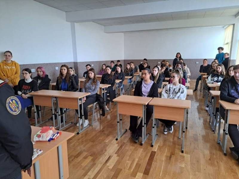 Labirintul devenirii! - activitate de consiliere desfășurată în cadrul programului de orientare școlară și profesionala la Liceul „Regina Maria” Doroh