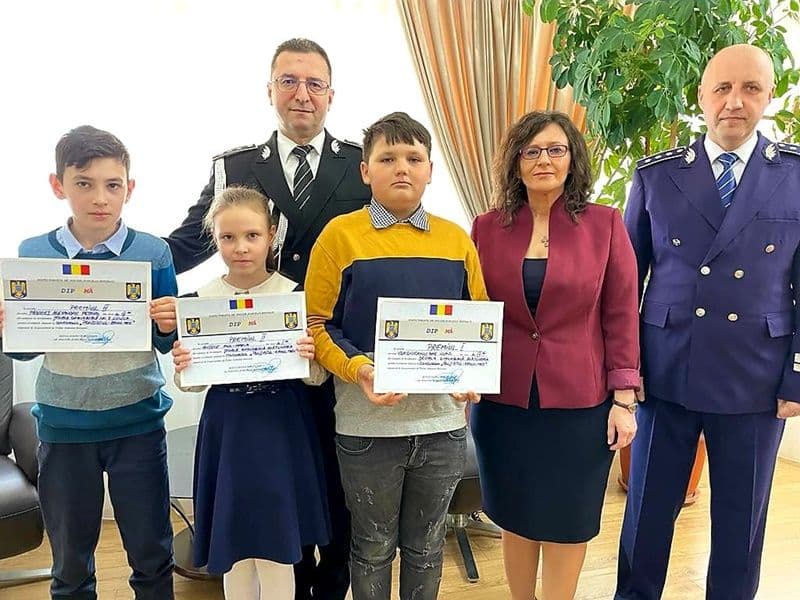 Ziua Poliției Române sărbătorită prin concursul „Polițistul-Eroul meu” - FOTO