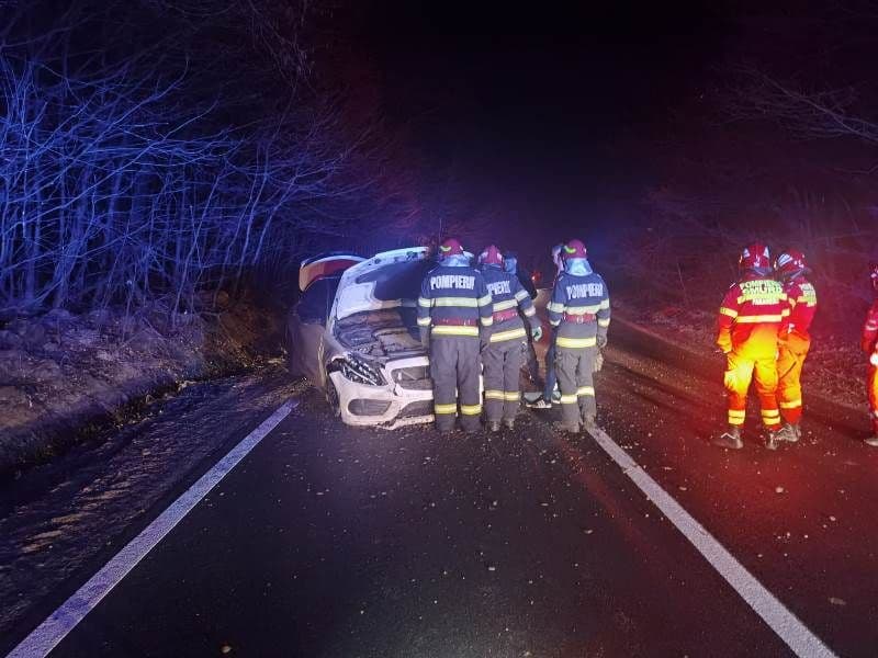 Mașină avariată între localitățile Horlăceni și Vârfu Câmpului din cauza unei căprioare