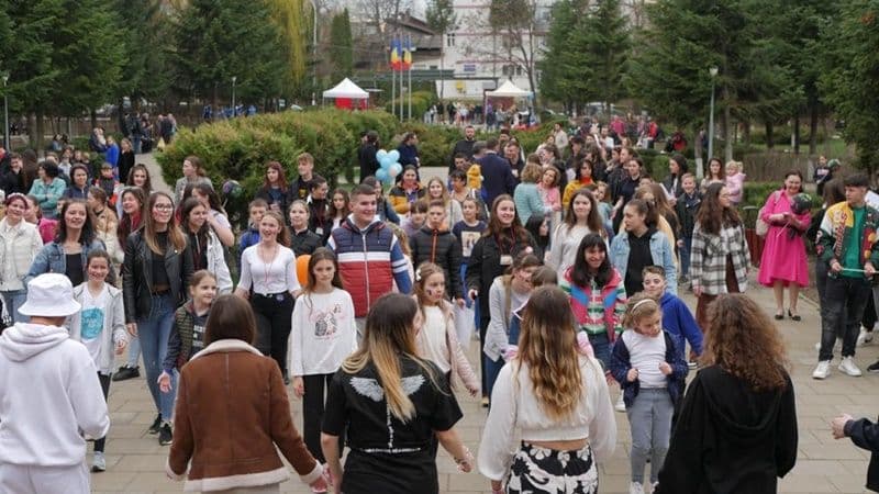 Marșul pentru Viață 2023 în Dorohoi: Copiii sunt viitorul nostru, iar „viitorul trebuie să fie provita”! - FOTO