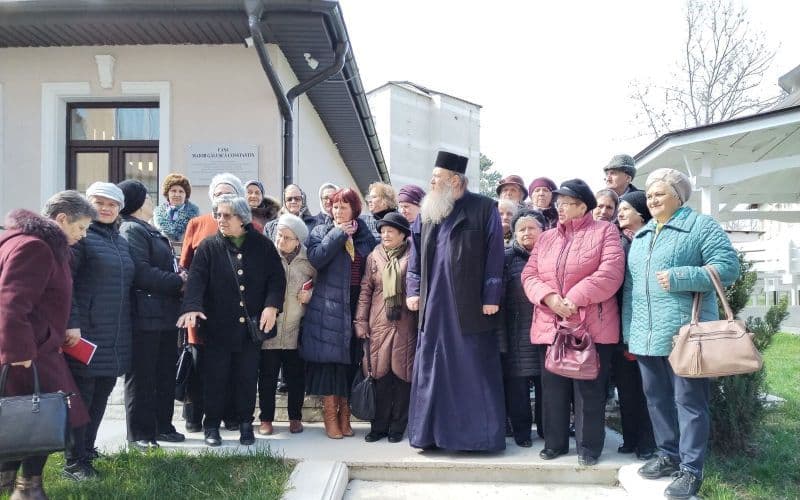 Atelier de lucru „Obiceiuri și tradiții de Paște în religia creștin ortodoxă” organizat la Dorohoi - FOTO
