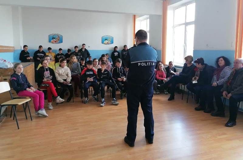 Ia ATITUDINE, spune STOP VIOLENȚEI!