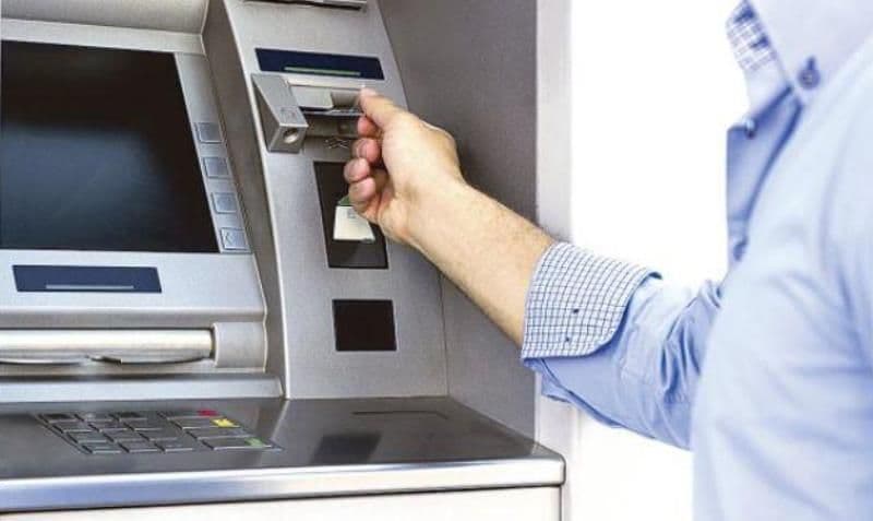 Zeci de bancomate verificate de polițiști