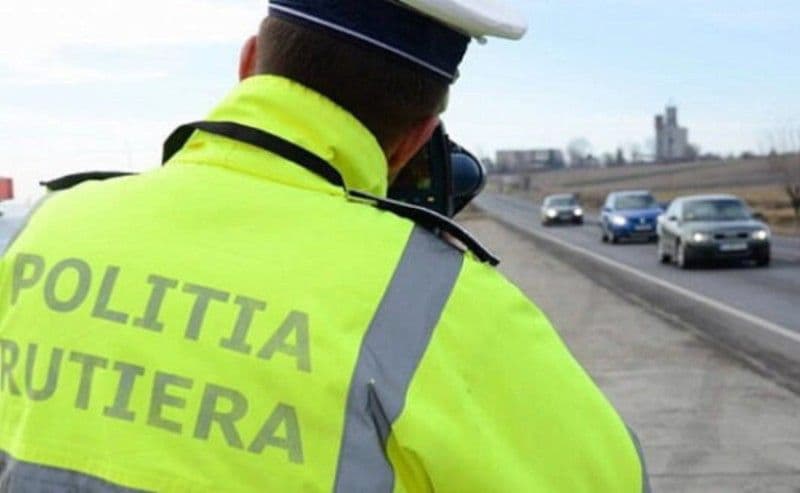 Oprit pentru viteză, depistat băut la volan