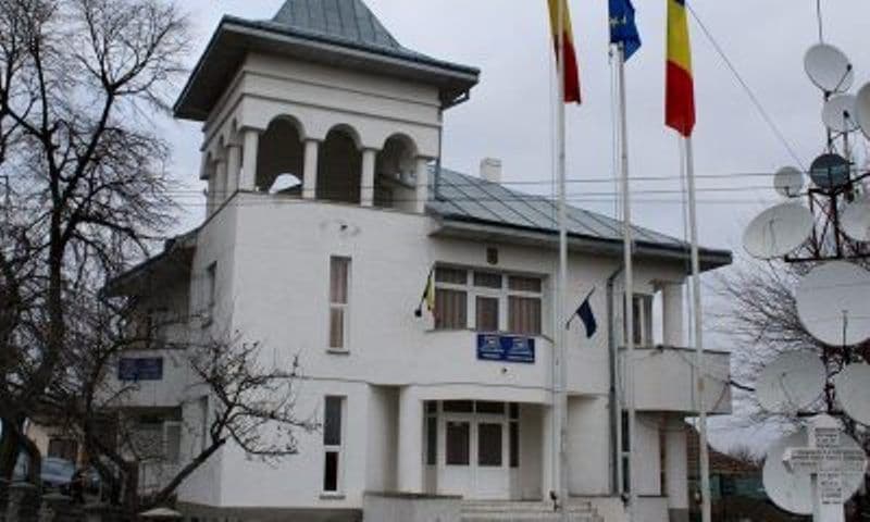 COMUNICAT DE PRESĂ: Semnarea contractului privind proiectul „Reabilitarea sediului Primăriei comunei Ibănești, județul Botoșani”