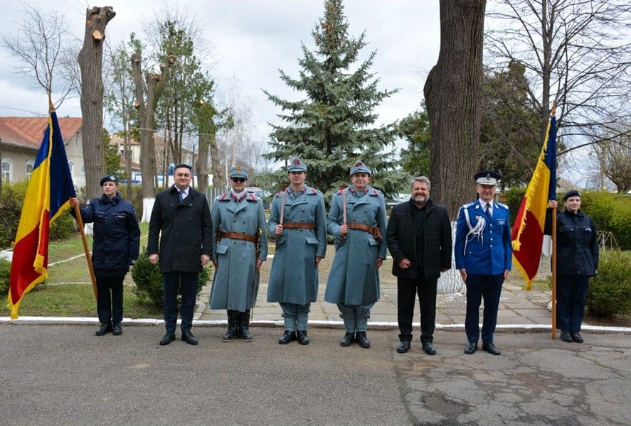 Îmbrăcați în haine de sărbătoare, jandarmii botoșăneni au omagiat „Ziua Jandarmeriei Române” - FOTO