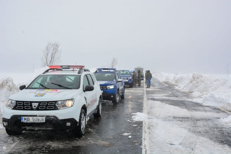 Update ora 23:00: Au fost redate circulației șapte tronsoane de drumuri naționale și 16 de drumuri județene