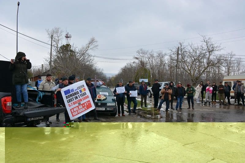 Protest al fermierilor botoșăneni la Vama Stânca – Costești - FOTO