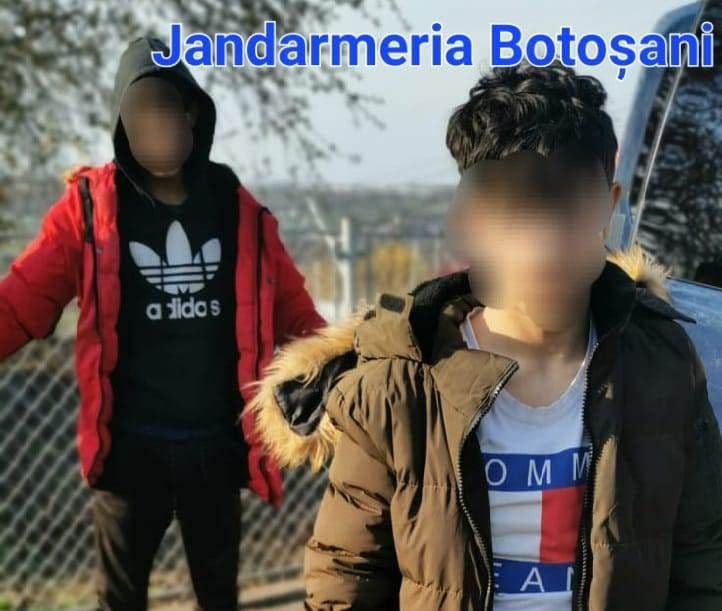 Doi minori au bătut și jefuit un bătrân pe o stradă din Săveni