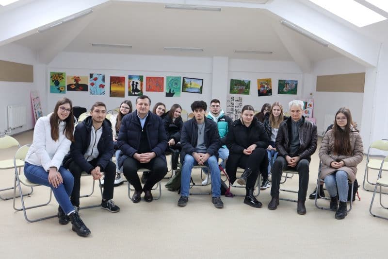 Tinerii din Flămânzi au luat inițiativă în cadrul Proiectului „Agenda comunității”. Vezi ce propuneri au avut!