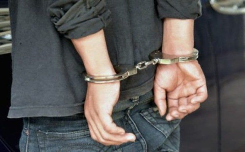 Tânăr reținut de polițiști botoșăneni, după ce a fost pus în libertate de cei ieșeni