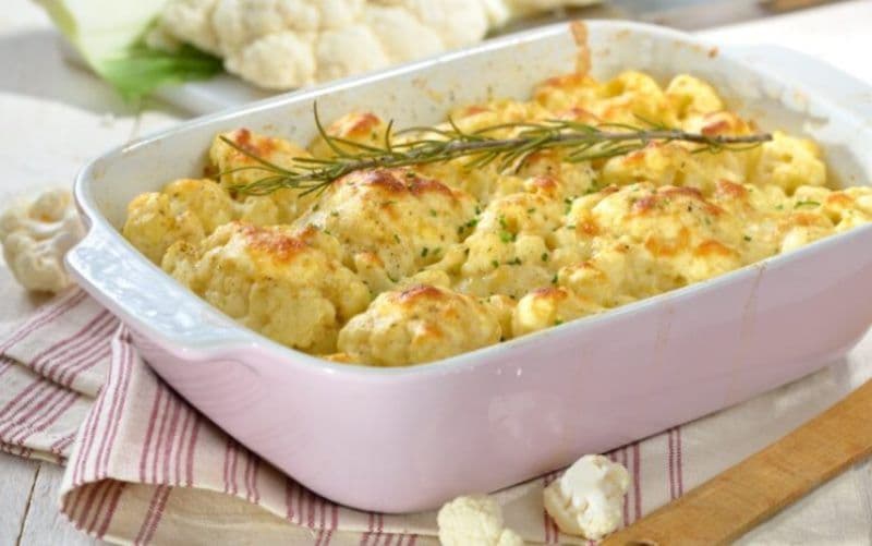 Sufleu de conopidă, praz și mozarella