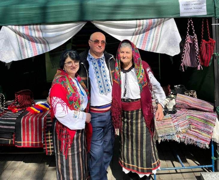 Tradițiile ibăneștene au fost prezente și anul acesta la Târgul Meșterilor Populari din Botoșani - FOTO