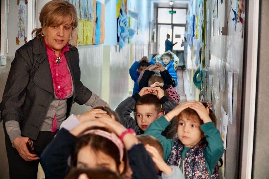 Exercițiu de evacuare la Seminarul Teologic Liceal Ortodox „Sfântul Gheorghe” Botoșani - FOTO