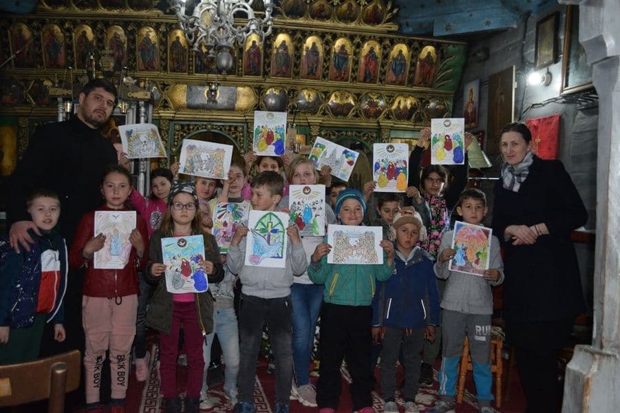 Concurs catehetic naţional „Tinerii şi vârstnicii să laude numele domnului” în Protopopiatul Dorohoi - FOTO