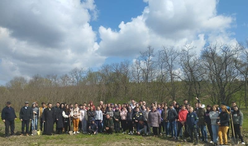 „Săptămâna verde” la Liceul Teoretic „Anastasie Bașotă”: Natura înseamnă viață. Fii responsabil! - FOTO