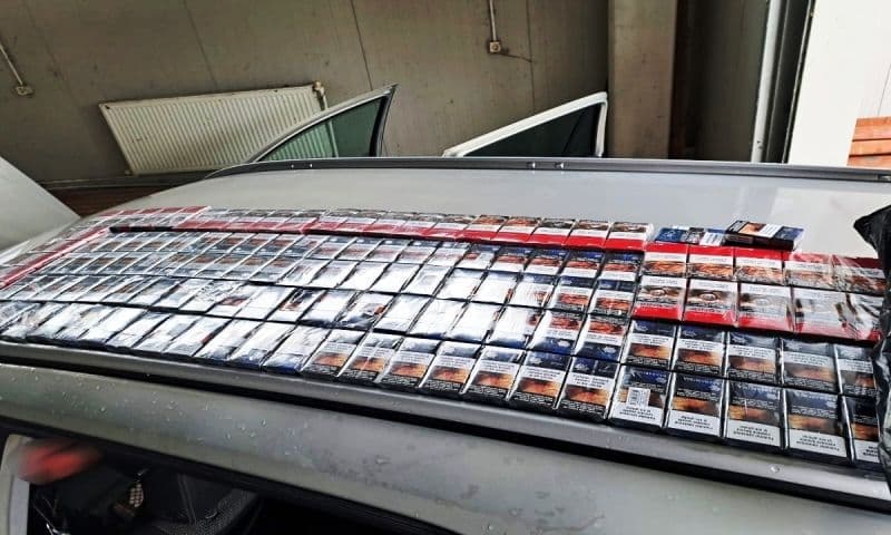 Ţigări ilegale în valoare de 1700 lei plătite cu amendă de 6000 lei - FOTO