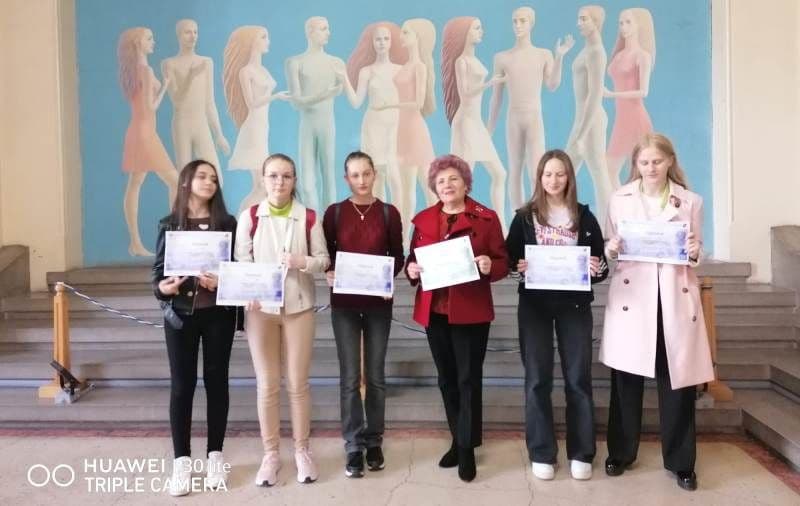 Elevii Liceului „Regina Maria” Dorohoi - premia(n)ți la Concursul de chimie „Magda Petrovanu” - FOTO
