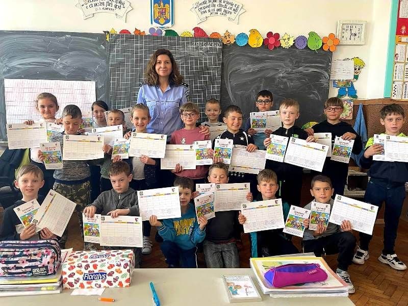 Poliţiştii botoşăneni alături de copii, în „Școala siguranţei Tedi”