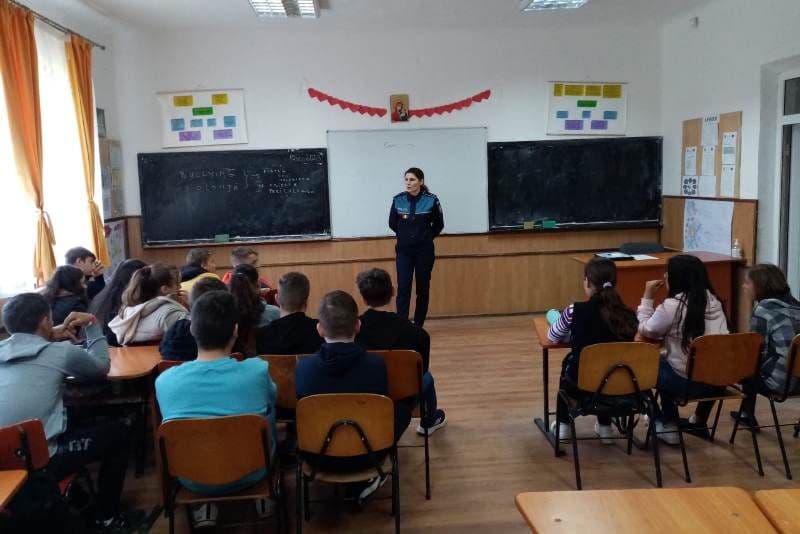 Ia atitudine! Spune STOP violenței! Campanie de prevenire în unitățile de învățământ - FOTO