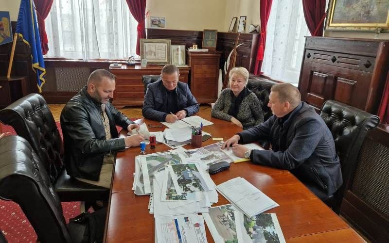 A fost semnat contractul de execuție lucrări pentru Şcoala Gimnazială „Alexandru Ioan Cuza” Dorohoi - FOTO
