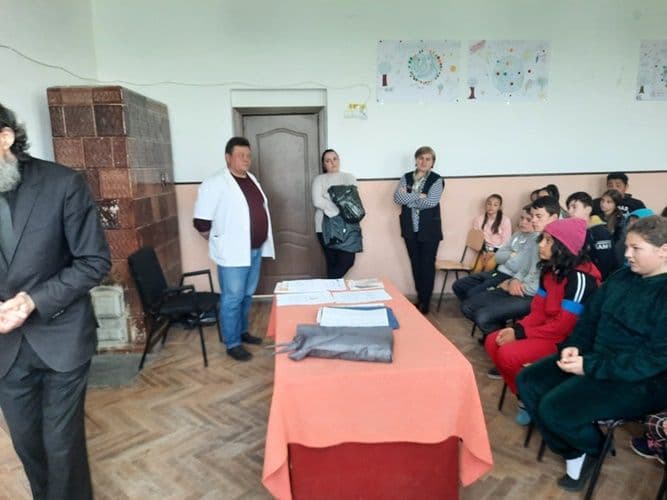 Acțiune de educație sanitară la Școala Gimnazială nr.1 Dimăcheni - FOTO