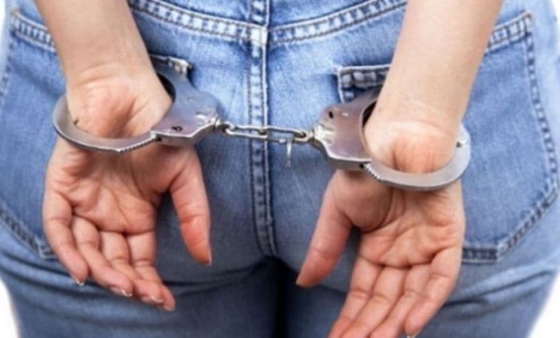 Tânără din Botoșani reținută pentru violență în familie