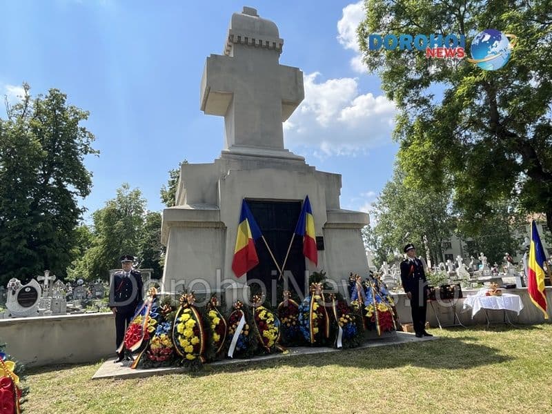 Eroii au fost comemorați în Zi de Înălțare, la Dorohoi, în Cimitirul Eroilor - FOTO