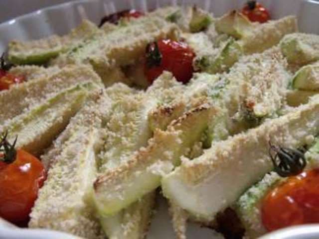 Piept de pui cu dovlecei gratinați