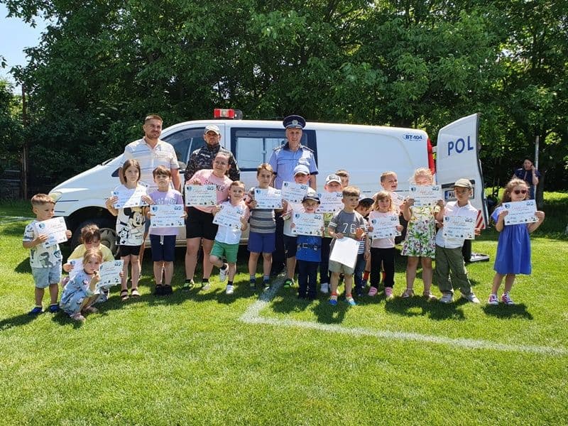 Activitate a polițiștilor botoșăneni: La muncă cu copilul meu! - FOTO