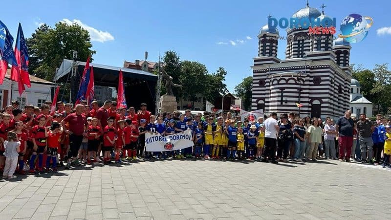Viitorii campioni ai Dorohoiului au defilat și au fost premiați în cadrul Paradei micilor fotbaliști - FOTO