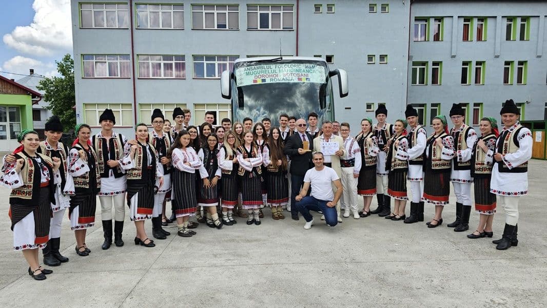 Încă două trofee în palmaresul Ansamblului „Mugurelul-Mărgineanca” - FOTO