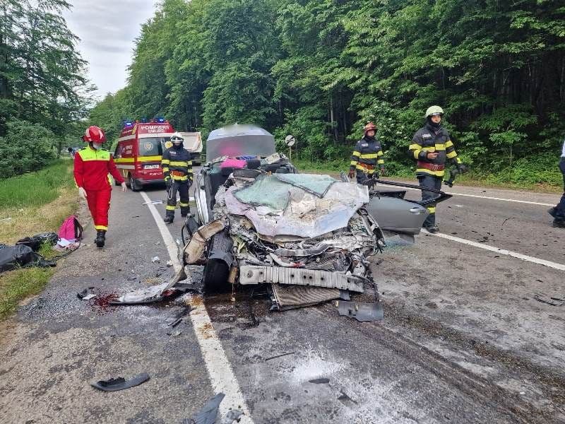 Tragedie rutieră! O tânără botoșăneancă și șoferul mașinii în care se afla și-au pierdut viața - FOTO
