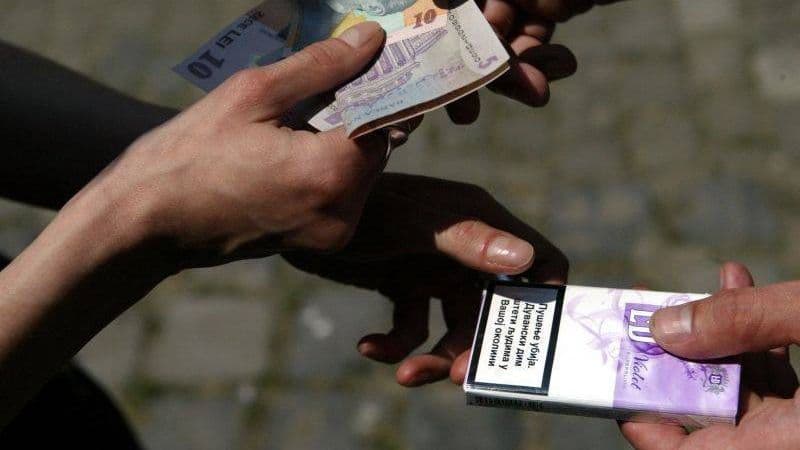 Persoane trimise în judecată pentru contrabandă de țigarete