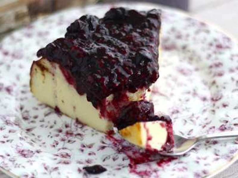 Cheesecake cu lapte condensat și gem