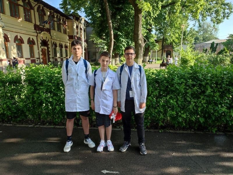 Trei elevi botoșăneni au reprezentat județul la Concursul Național de Chimie „Raluca Rîpan”