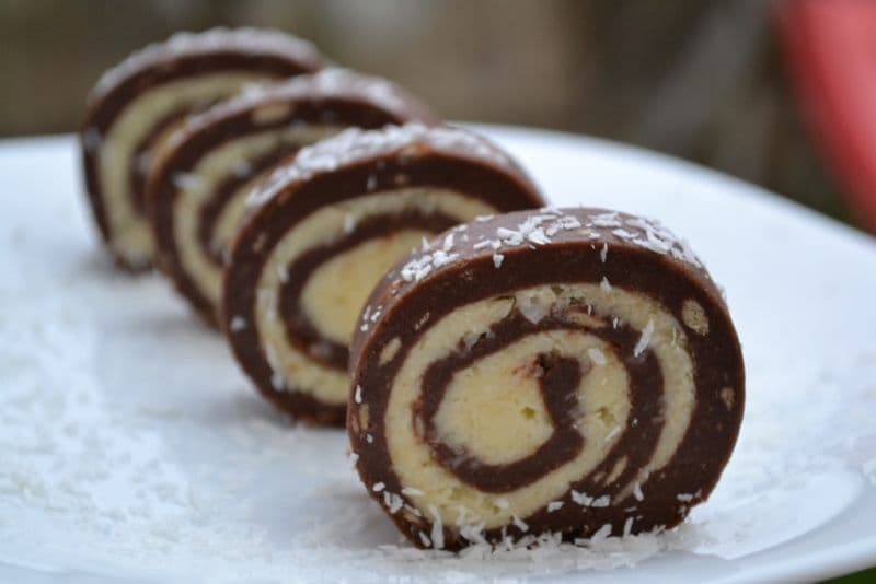 Ruladă de biscuiți cu cocos