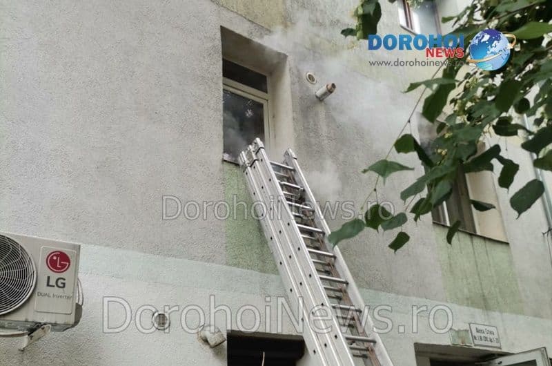 Pericol de incendiu și panică într-un bloc din Dorohoi pentru o oală cu mâncare uitată pe aragaz - FOTO