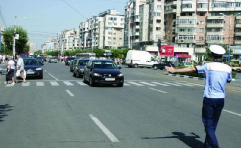 Depistat băut după ce a trecut pe culoarea roșie a semaforului