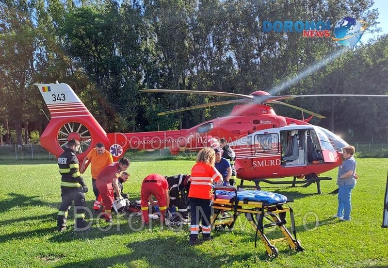 Bărbat preluat de elicopterul SMURD după ce a căzut în timp ce se deplasa pe o stradă din Dorohoi – FOTO