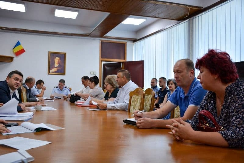 Prefectura Botoșani: Evaluarea intermediară a rezultatelor verificărilor efectuate: 30 de centre verificate, 69 de sancțiuni aplicate