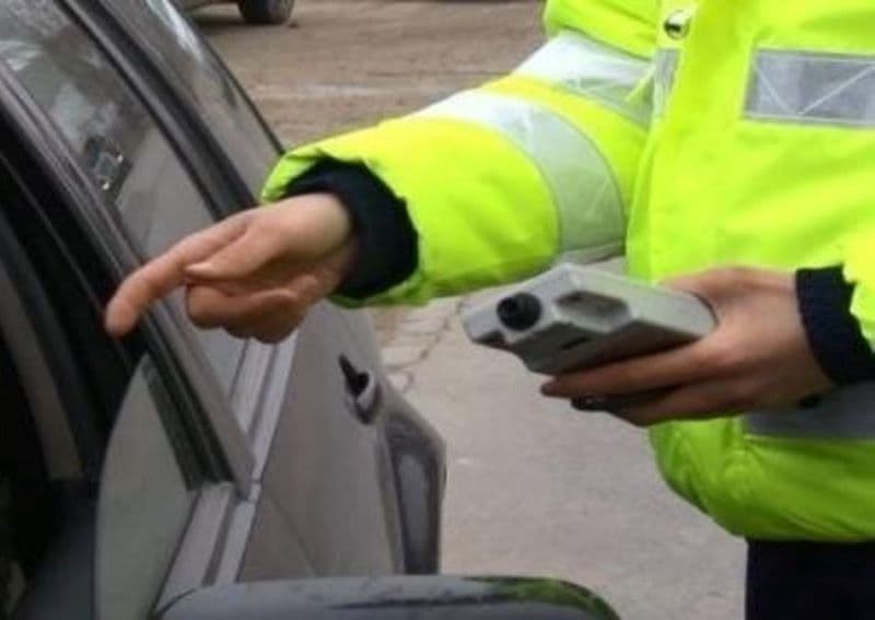 Șoferi prinși băuți și fără permis de polițiștii botoșăneni