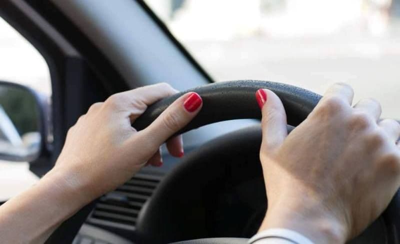 Tânără din Darabani, prinsă beată la volan și fără permis. Cât a arătat etilotestul!