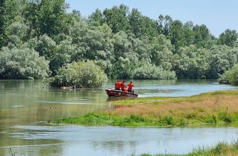 Continuă căutările adolescentului înecat în râul Prut, la Santa Mare