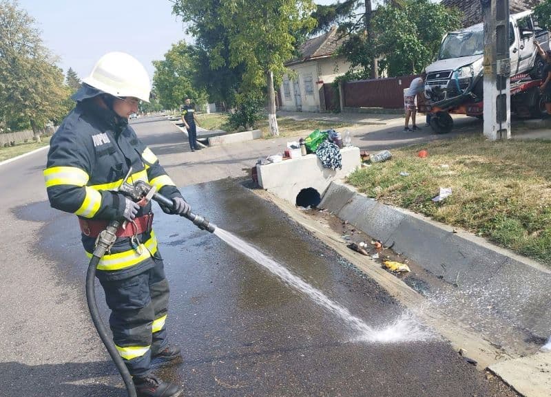 Accident rutier în Flămânzi. O mașină a lovit un cap de pod