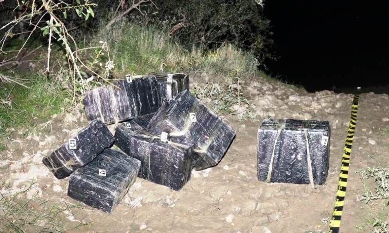 Ţigarete de contrabandă, în valoare de aproximativ 105.000 de lei, descoperite la Rădăuţi Prut - FOTO