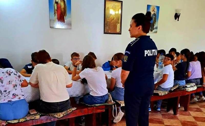Activități pentru prevenirea cyberbullyingului organizate de polițiști